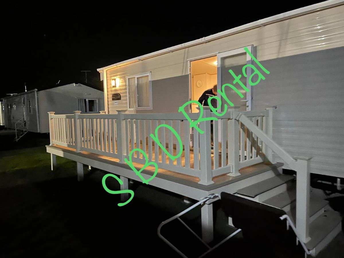 Summer Breeze Deluxe Caravan Rental Saint Osyth Екстериор снимка