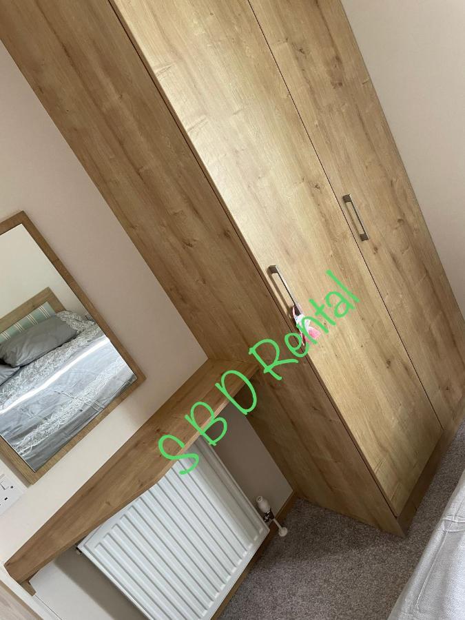 Summer Breeze Deluxe Caravan Rental Saint Osyth Екстериор снимка