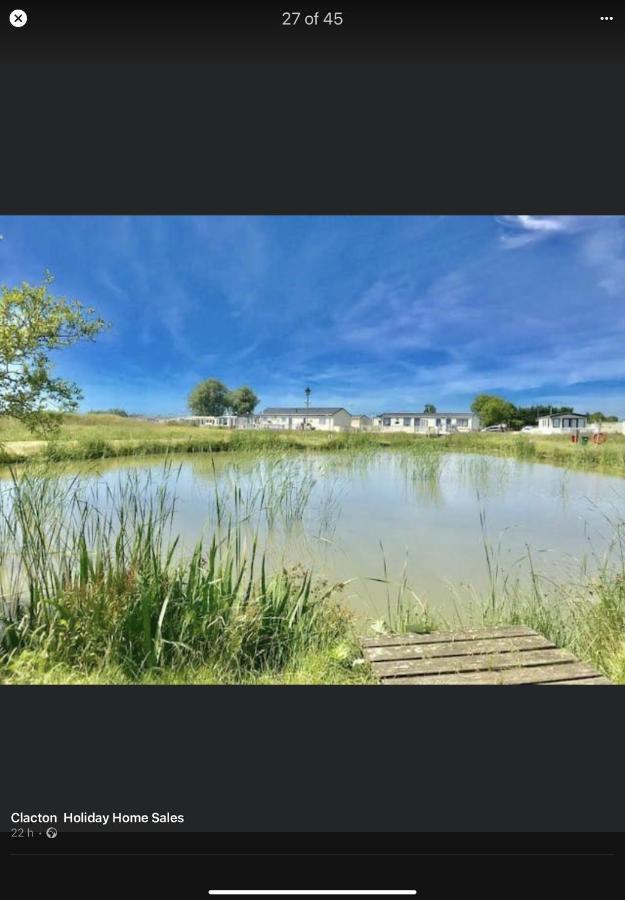 Summer Breeze Deluxe Caravan Rental Saint Osyth Екстериор снимка