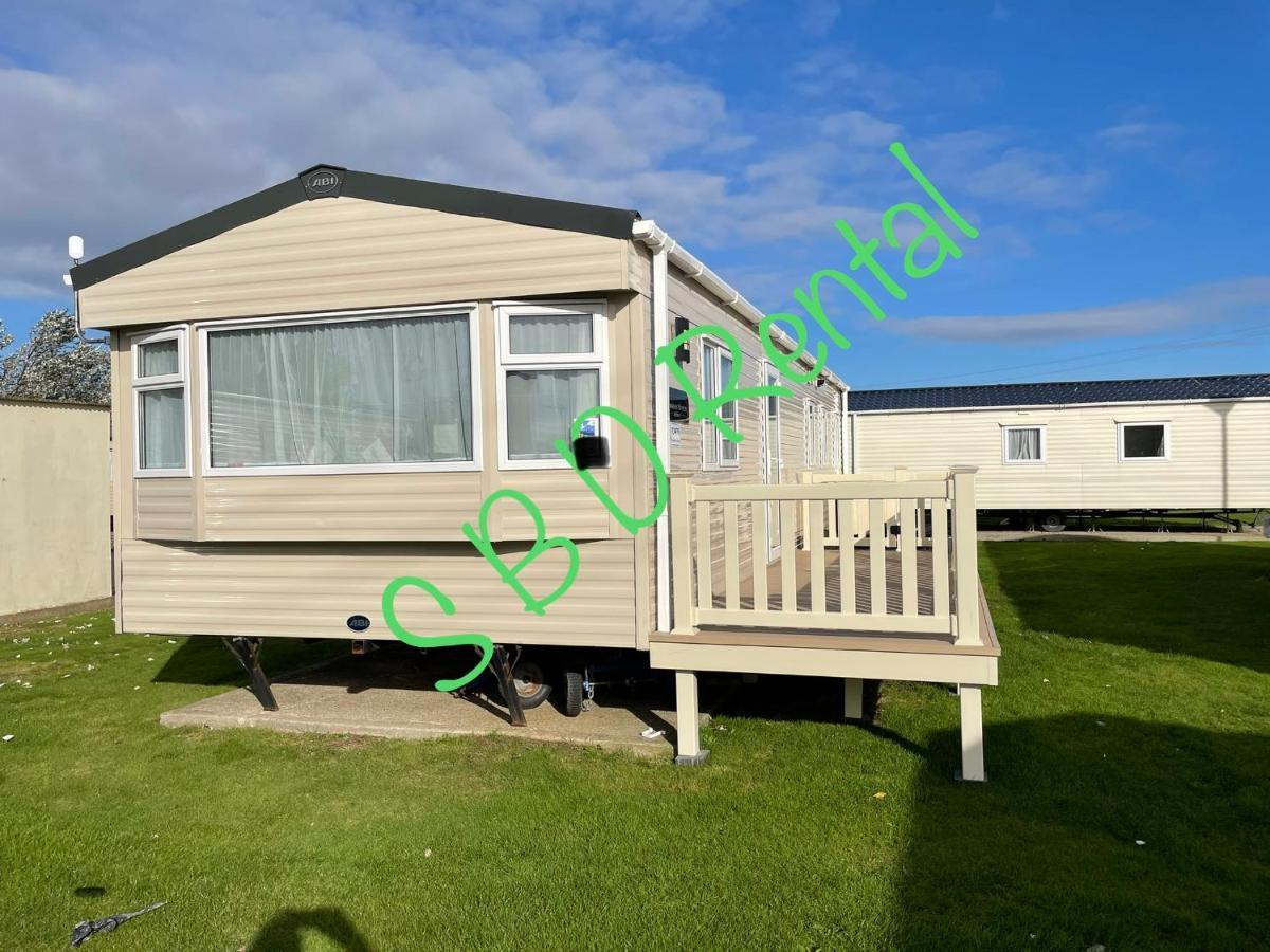 Summer Breeze Deluxe Caravan Rental Saint Osyth Екстериор снимка