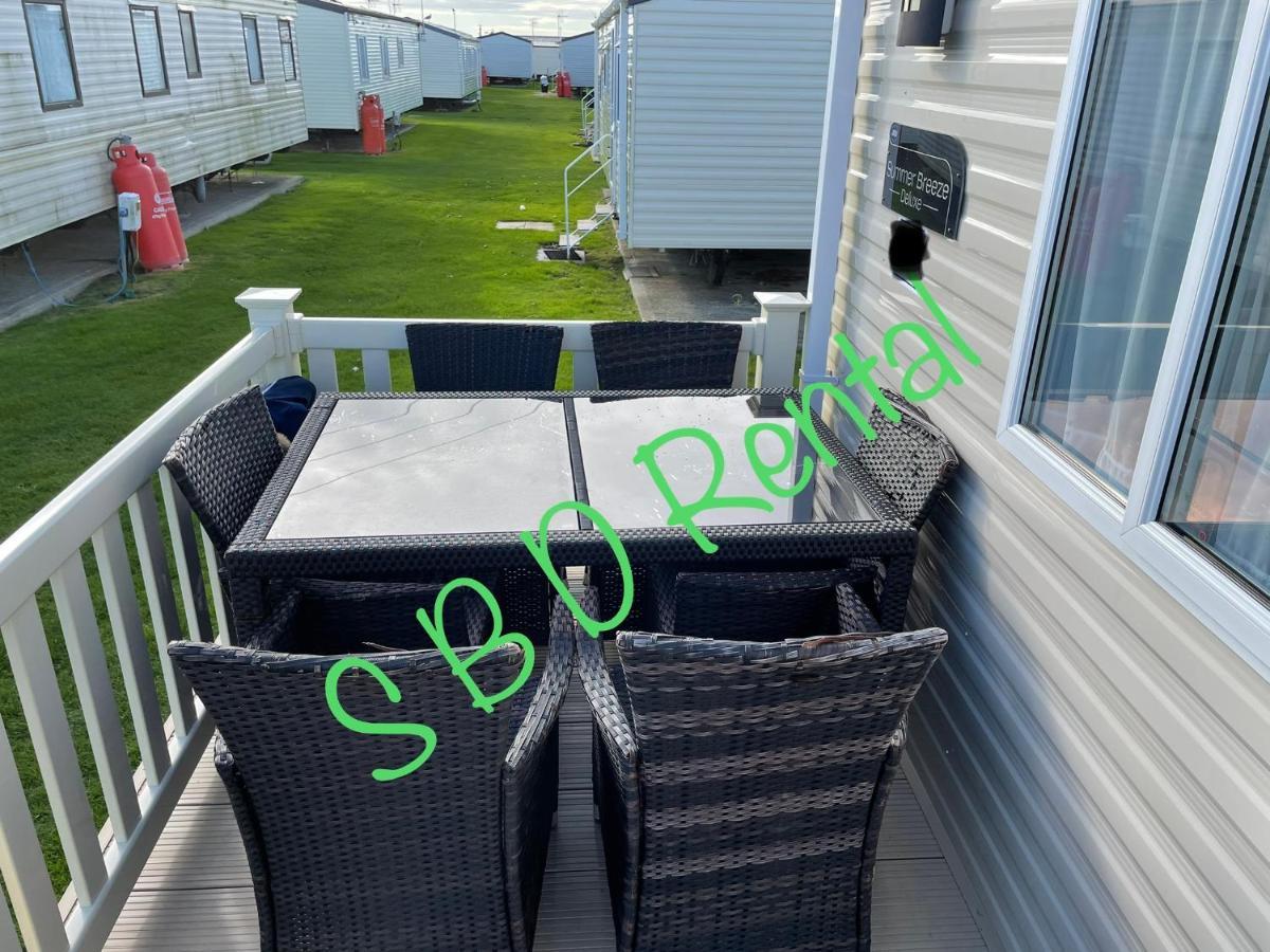 Summer Breeze Deluxe Caravan Rental Saint Osyth Екстериор снимка