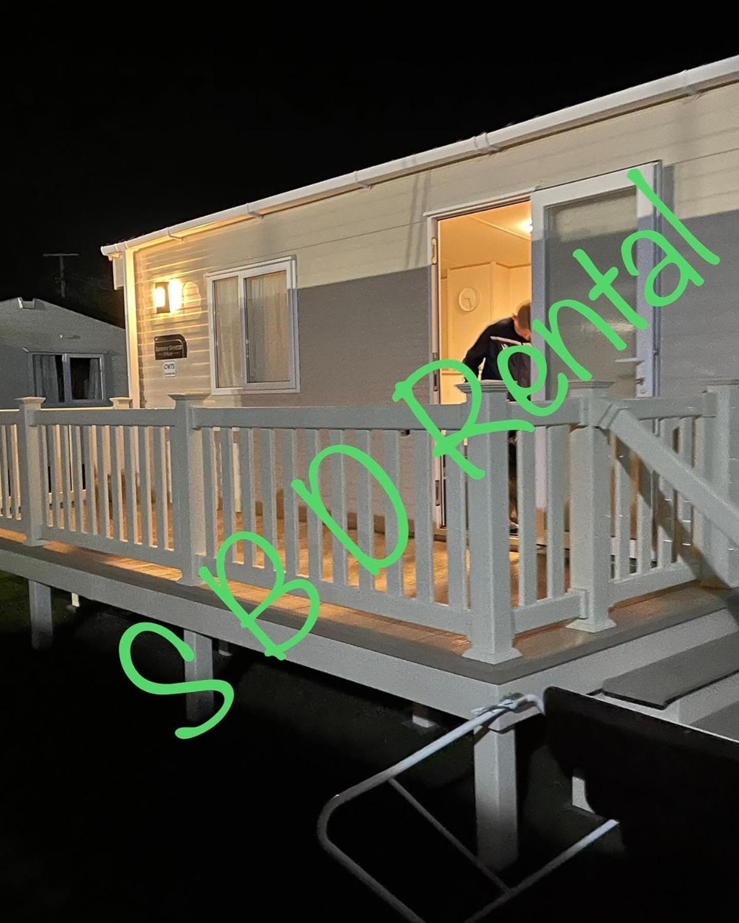 Summer Breeze Deluxe Caravan Rental Saint Osyth Екстериор снимка